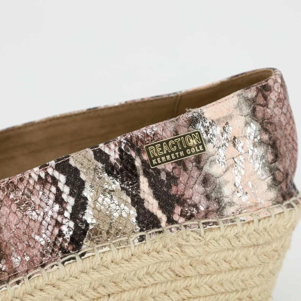 KENNETH COLE REACTION Clo A-Line‎ Wedge